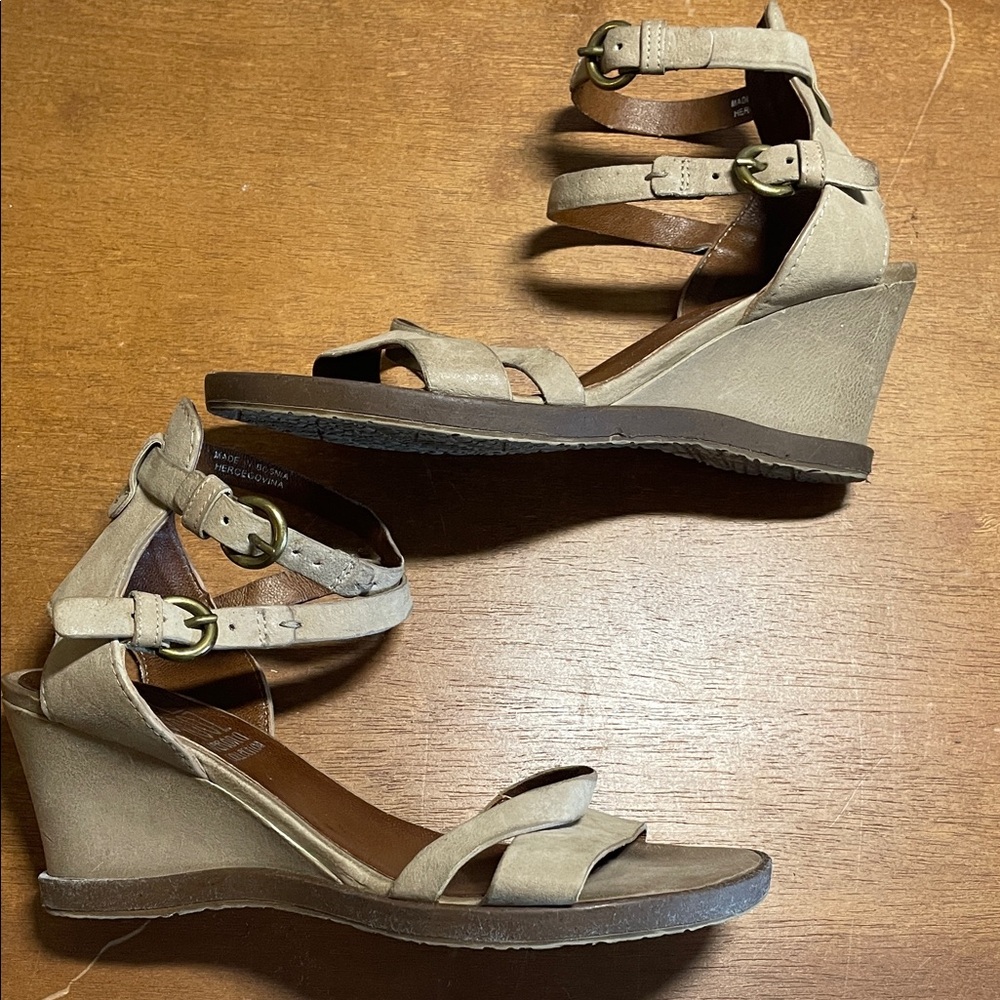 Women’s Beige Wedge Sandals with Ankle Straps Item #3623